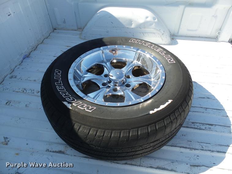 image for item DB4063 2006 Chevrolet Silverado 1500 LT Crew Cab pickup truck