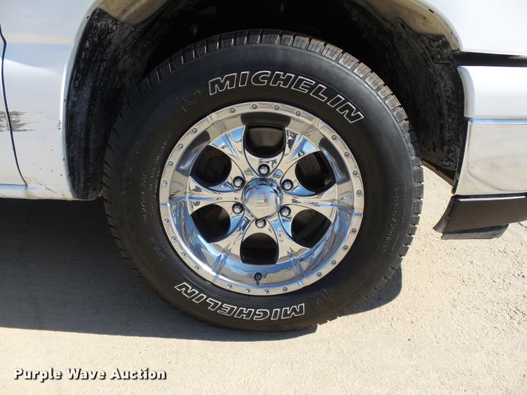 image for item DB4063 2006 Chevrolet Silverado 1500 LT Crew Cab pickup truck