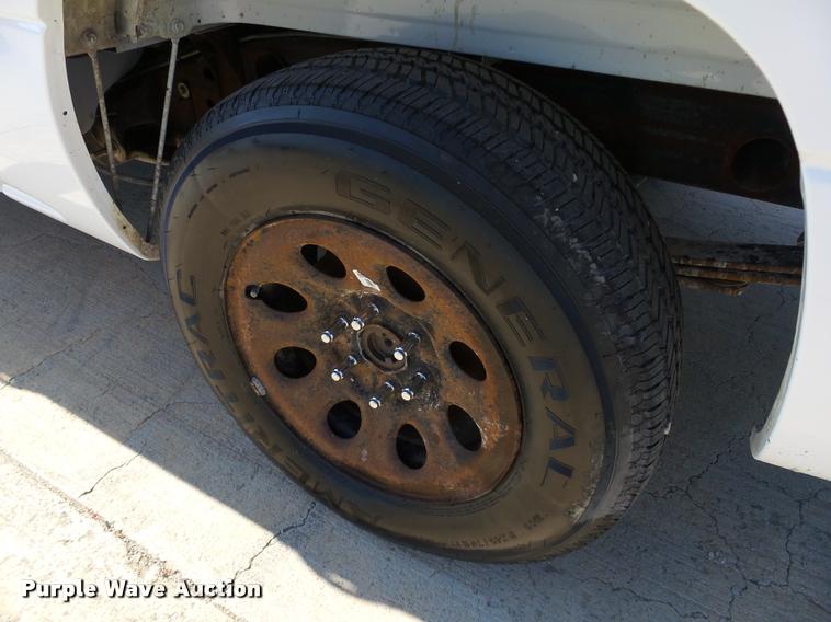 image for item DB4063 2006 Chevrolet Silverado 1500 LT Crew Cab pickup truck