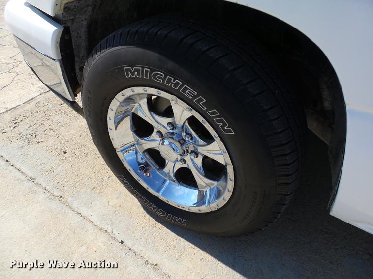 image for item DB4063 2006 Chevrolet Silverado 1500 LT Crew Cab pickup truck