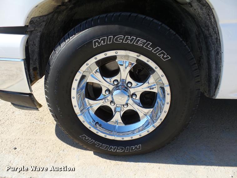 image for item DB4063 2006 Chevrolet Silverado 1500 LT Crew Cab pickup truck