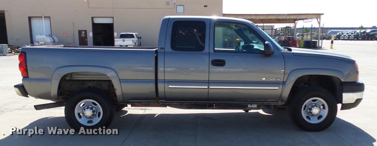 image for item DB4065 2006 Chevrolet Silverado 2500HD Ext. Cab pickup truck