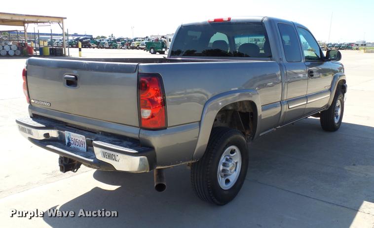 image for item DB4065 2006 Chevrolet Silverado 2500HD Ext. Cab pickup truck