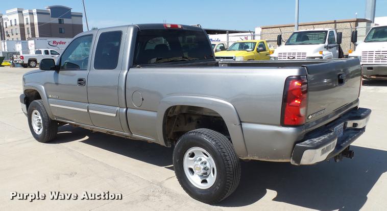 image for item DB4065 2006 Chevrolet Silverado 2500HD Ext. Cab pickup truck