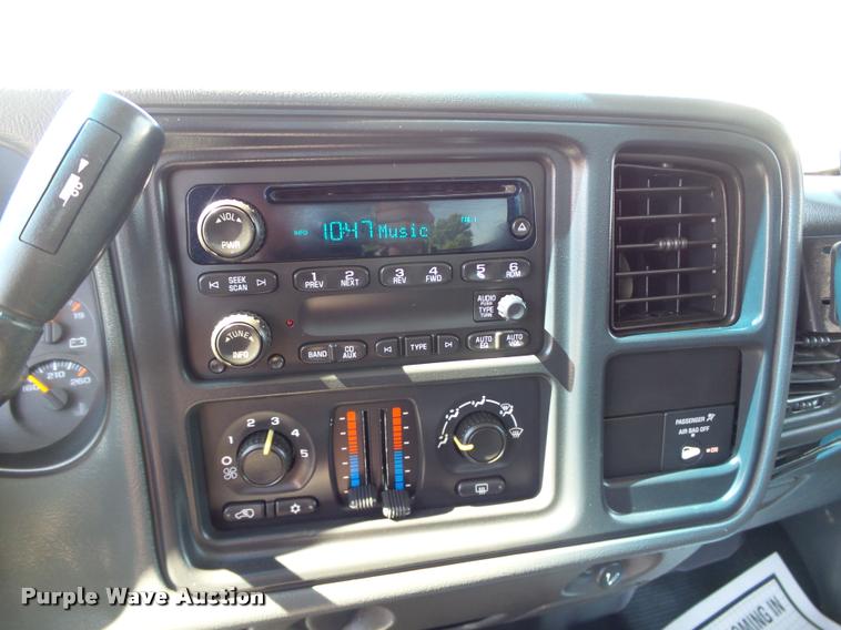 image for item DB4065 2006 Chevrolet Silverado 2500HD Ext. Cab pickup truck