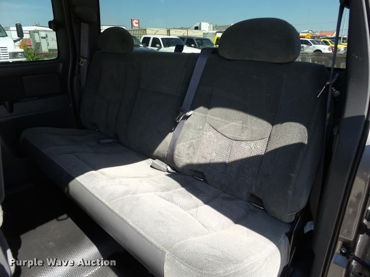 image for item DB4065 2006 Chevrolet Silverado 2500HD Ext. Cab pickup truck