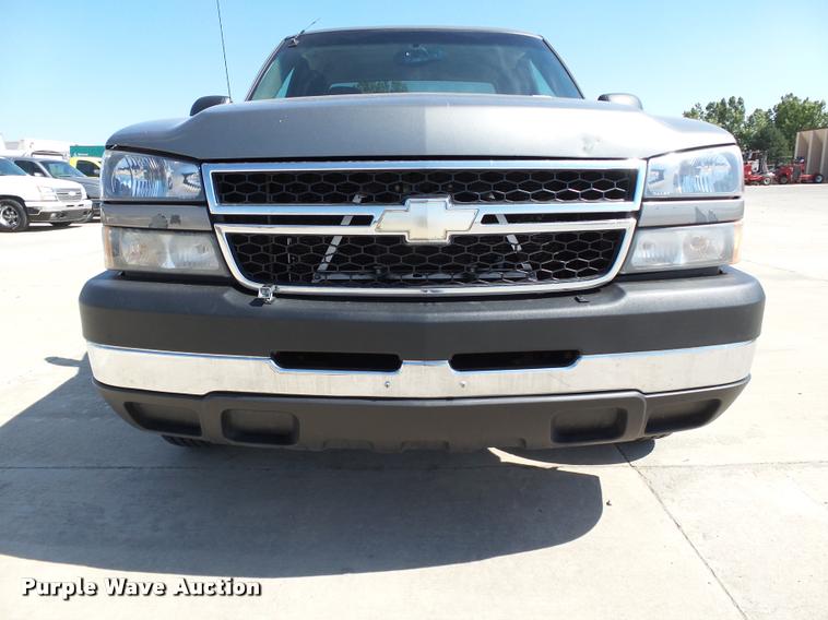image for item DB4065 2006 Chevrolet Silverado 2500HD Ext. Cab pickup truck
