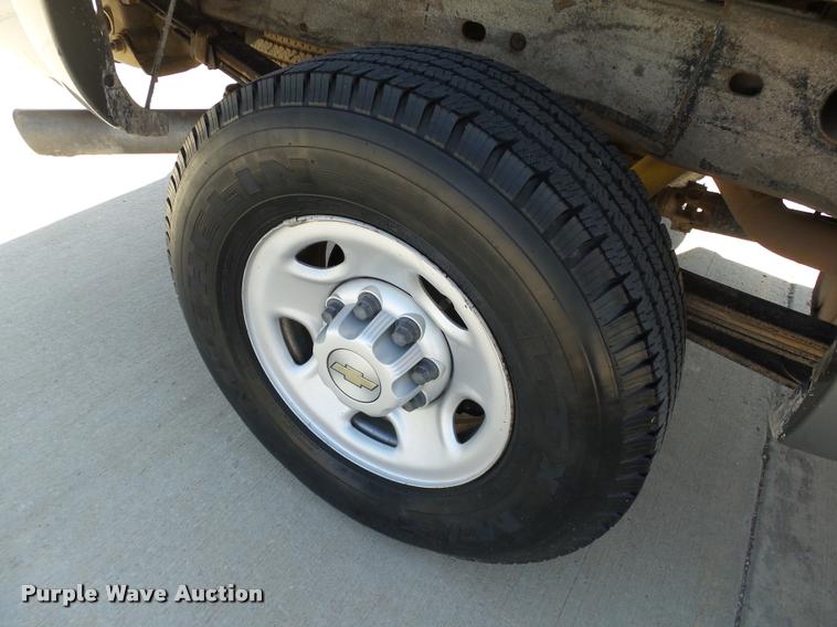 image for item DB4065 2006 Chevrolet Silverado 2500HD Ext. Cab pickup truck