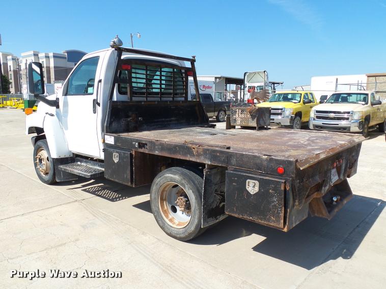 image for item DB4066 2003 Chevrolet C4500 flatbed truck
