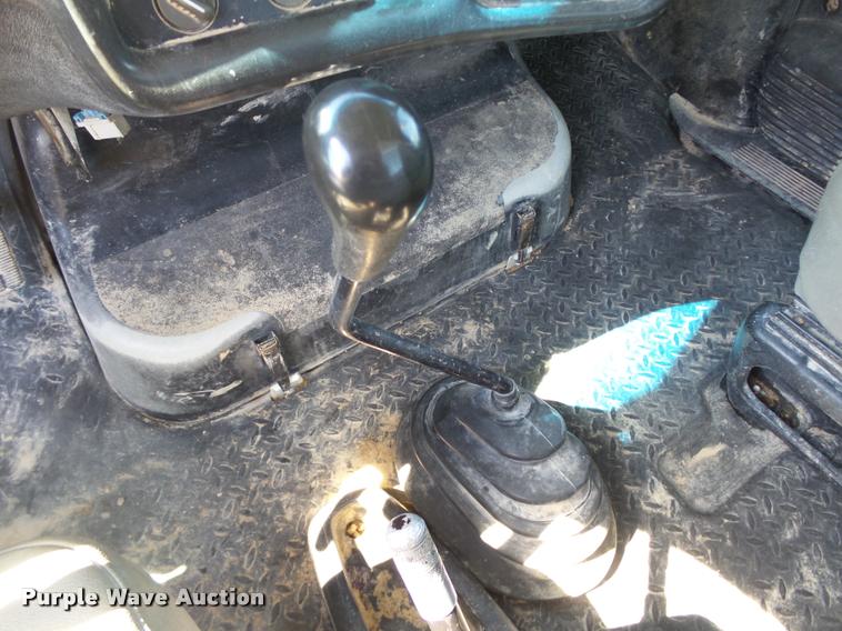 image for item DB4066 2003 Chevrolet C4500 flatbed truck