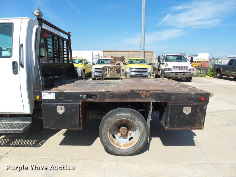 image for item DB4066 2003 Chevrolet C4500 flatbed truck