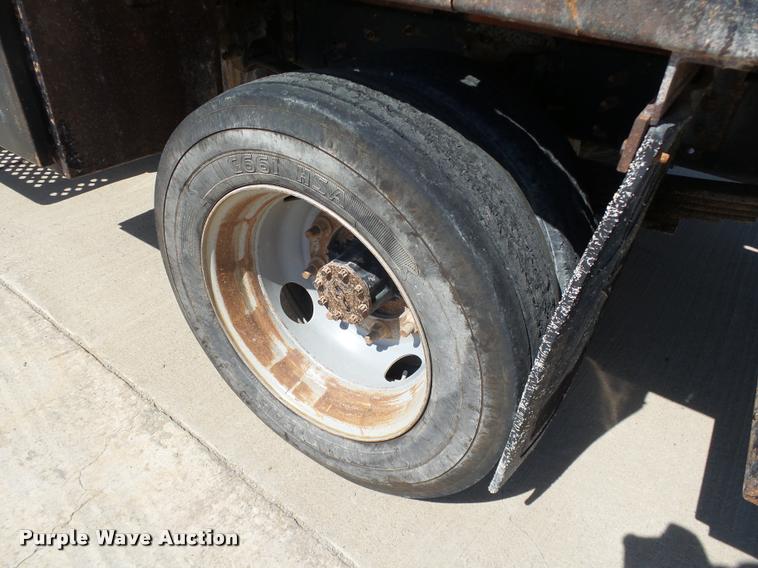 image for item DB4066 2003 Chevrolet C4500 flatbed truck