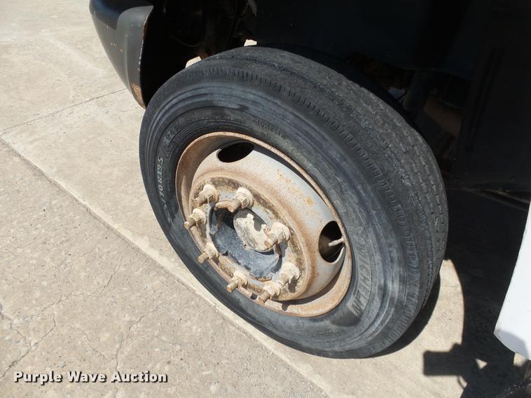 image for item DB4066 2003 Chevrolet C4500 flatbed truck