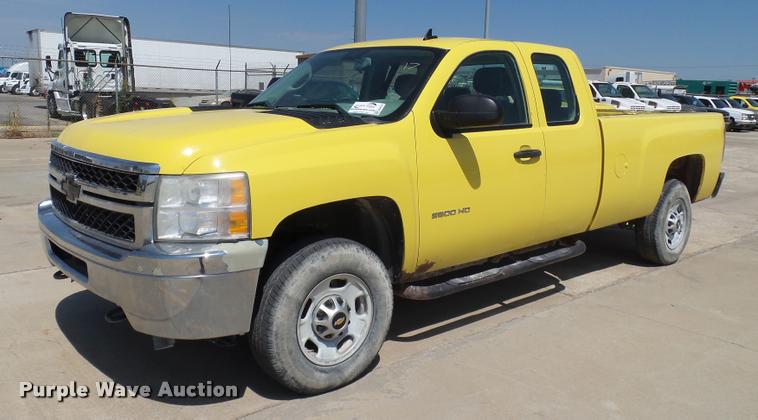 image for item DB4070 2011 Chevrolet Silverado 2500HD Ext. Cab pickup truck