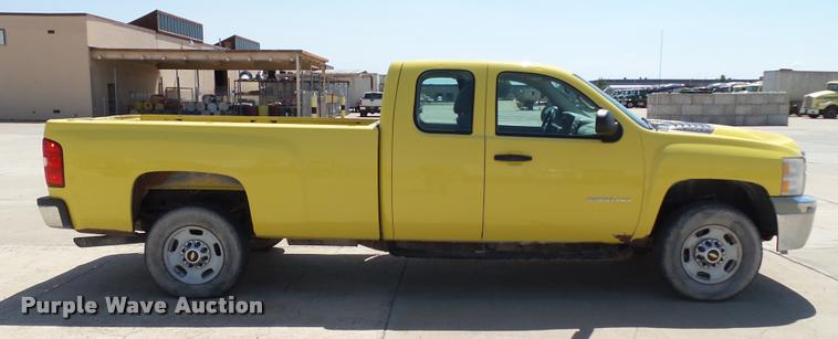 image for item DB4070 2011 Chevrolet Silverado 2500HD Ext. Cab pickup truck