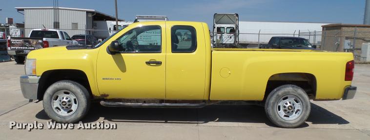 image for item DB4070 2011 Chevrolet Silverado 2500HD Ext. Cab pickup truck