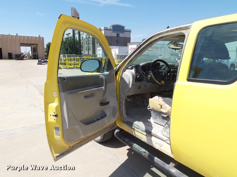 image for item DB4070 2011 Chevrolet Silverado 2500HD Ext. Cab pickup truck