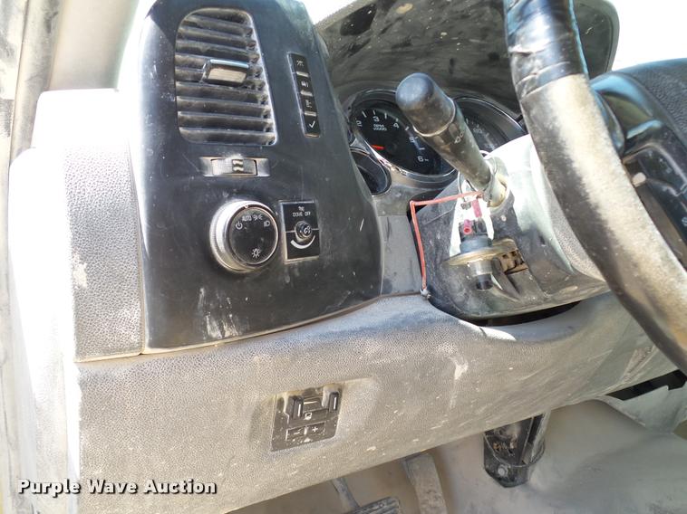 image for item DB4070 2011 Chevrolet Silverado 2500HD Ext. Cab pickup truck