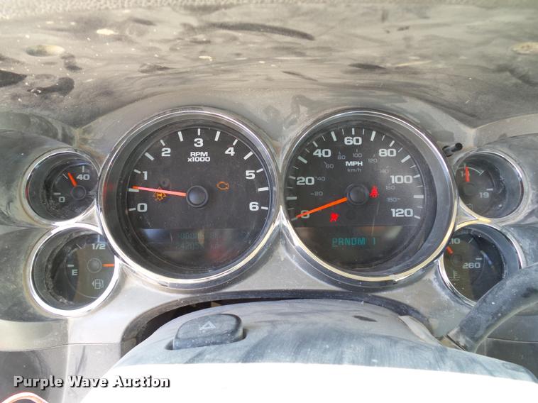 image for item DB4070 2011 Chevrolet Silverado 2500HD Ext. Cab pickup truck