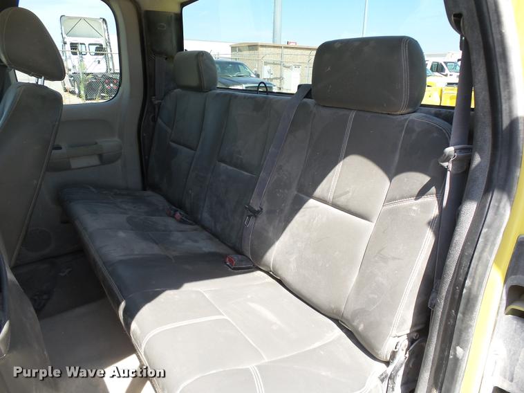 image for item DB4070 2011 Chevrolet Silverado 2500HD Ext. Cab pickup truck