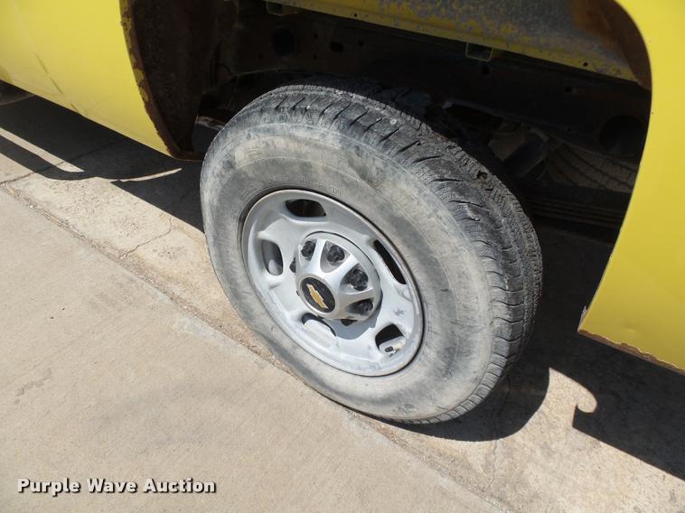 image for item DB4070 2011 Chevrolet Silverado 2500HD Ext. Cab pickup truck