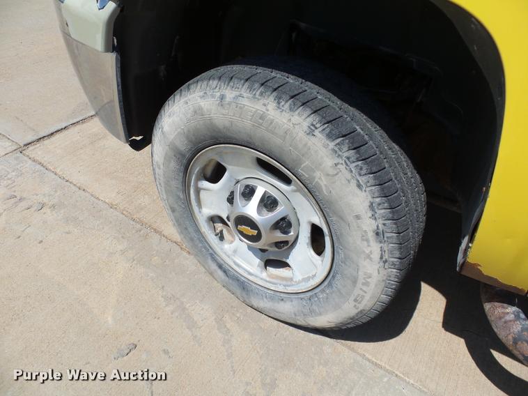 image for item DB4070 2011 Chevrolet Silverado 2500HD Ext. Cab pickup truck