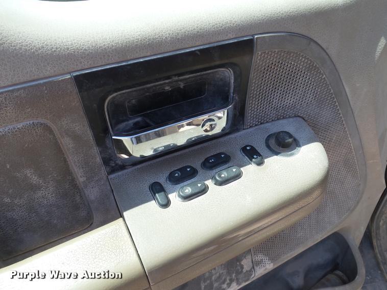 image for item DB4072 2007 Ford F150 XLT SuperCrew pickup truck