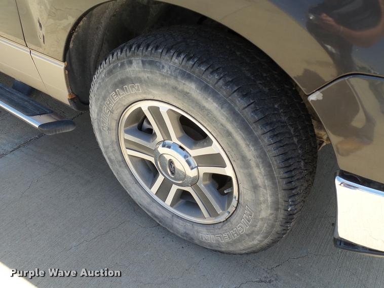 image for item DB4072 2007 Ford F150 XLT SuperCrew pickup truck