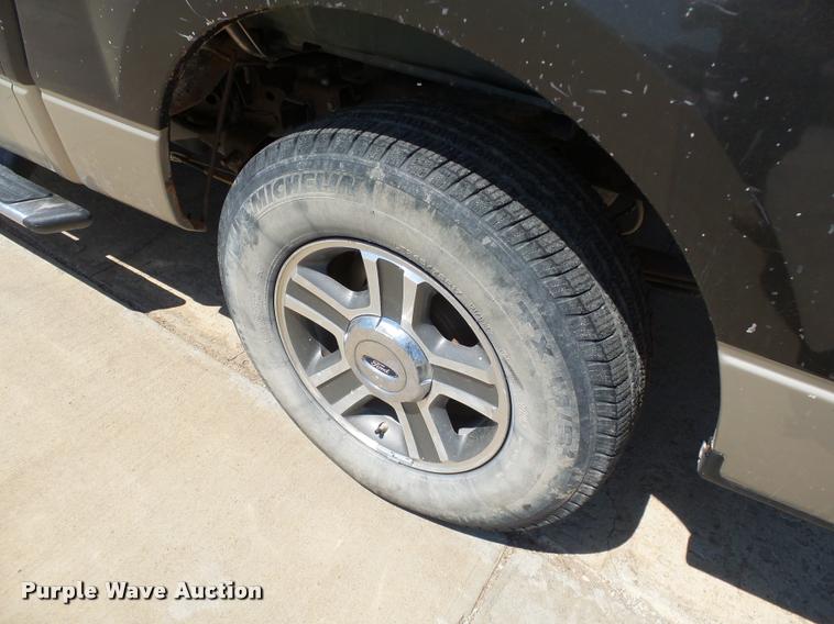 image for item DB4072 2007 Ford F150 XLT SuperCrew pickup truck