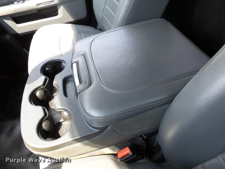 image for item DB4116 2014 Dodge Ram 4500 flatbed truck