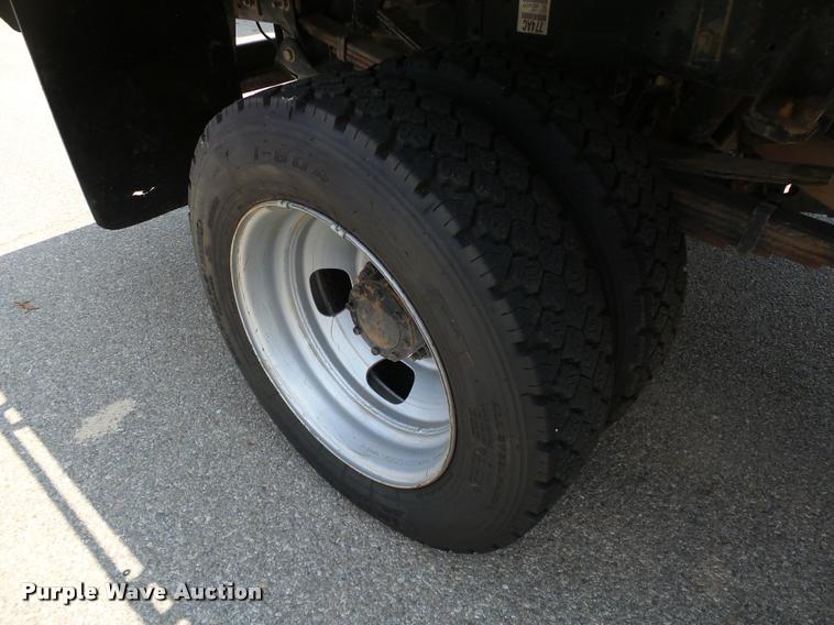 image for item DB4116 2014 Dodge Ram 4500 flatbed truck