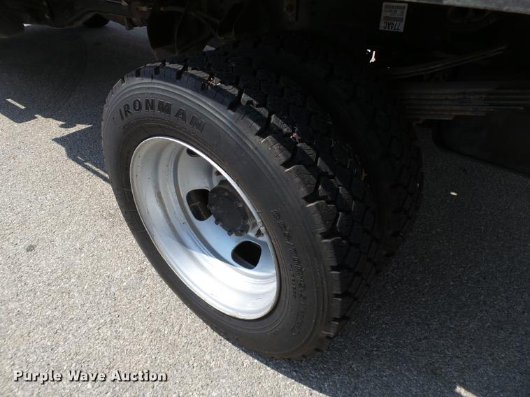 image for item DB4116 2014 Dodge Ram 4500 flatbed truck