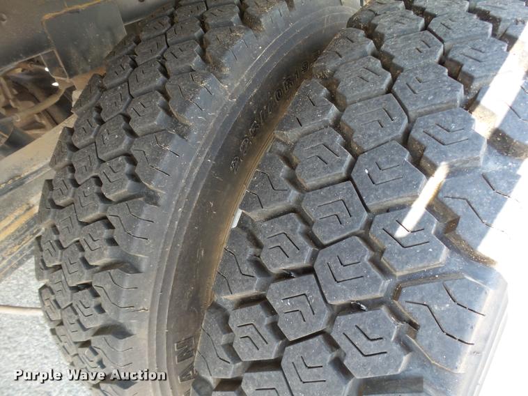 image for item DB4116 2014 Dodge Ram 4500 flatbed truck