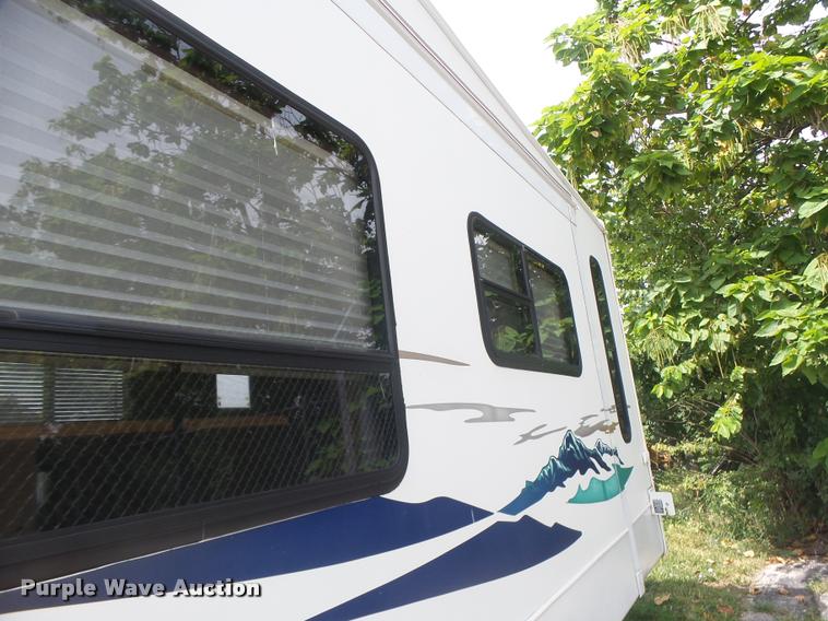 image for item DB5809 2003 Montana camper