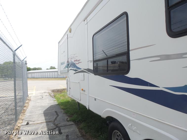 image for item DB5809 2003 Montana camper