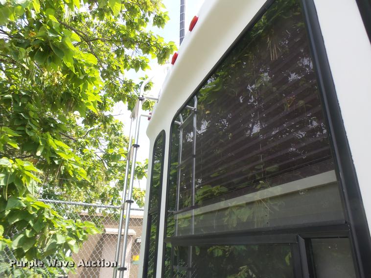 image for item DB5809 2003 Montana camper