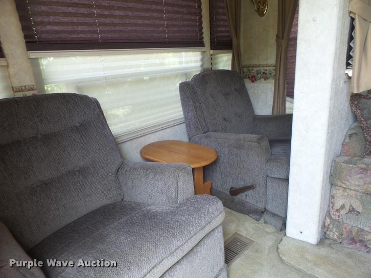 image for item DB5809 2003 Montana camper