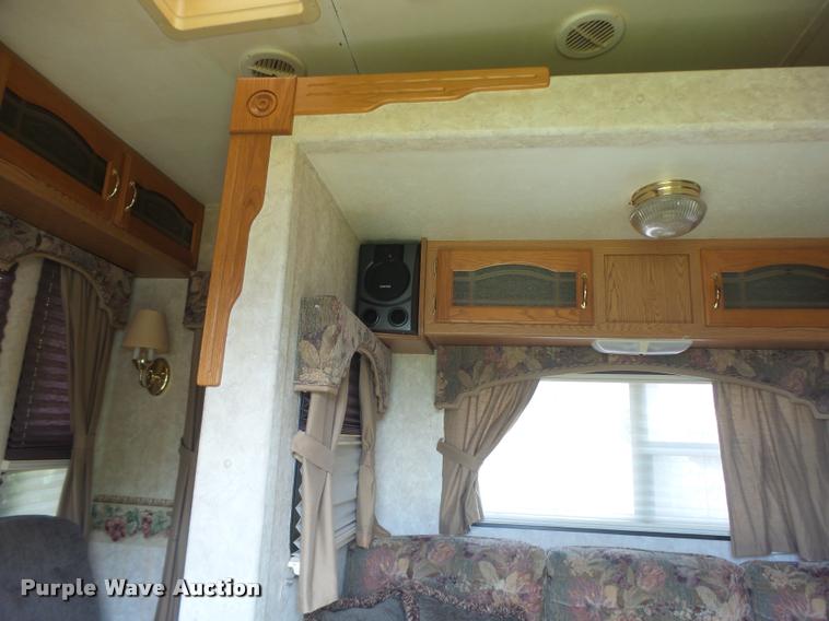 image for item DB5809 2003 Montana camper