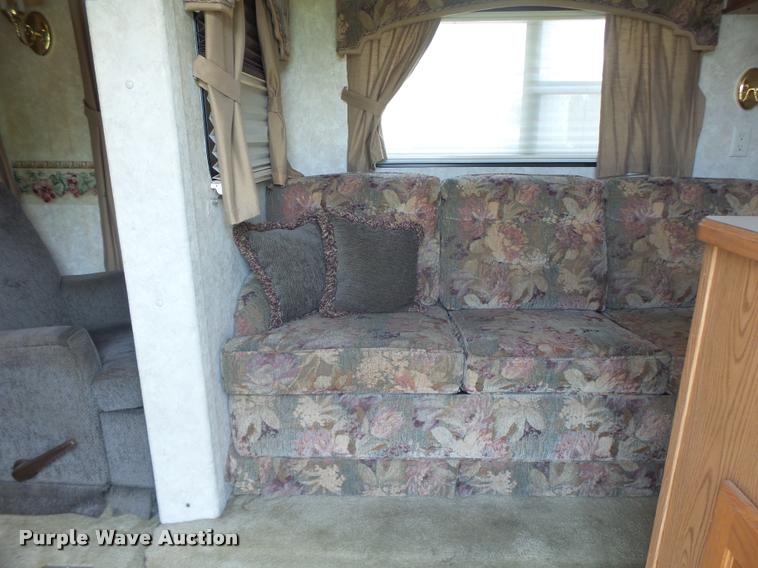 image for item DB5809 2003 Montana camper