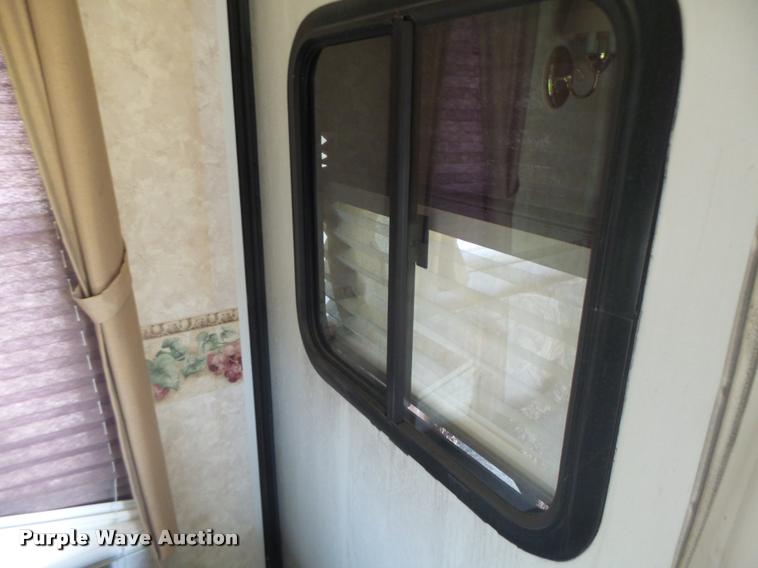 image for item DB5809 2003 Montana camper