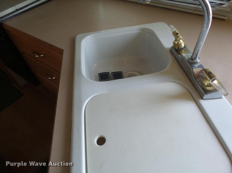 image for item DB5809 2003 Montana camper