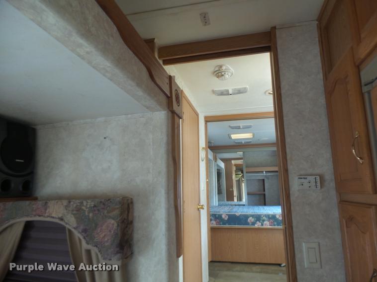 image for item DB5809 2003 Montana camper