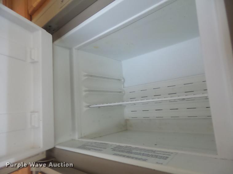 image for item DB5809 2003 Montana camper