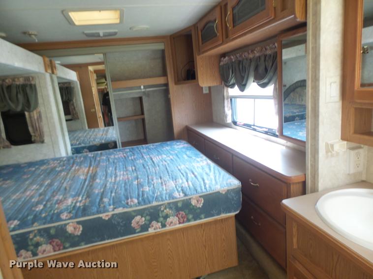 image for item DB5809 2003 Montana camper