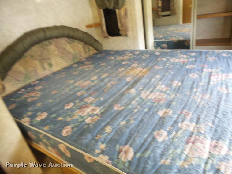 image for item DB5809 2003 Montana camper