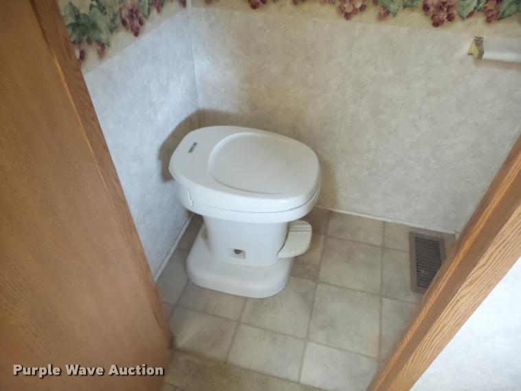 image for item DB5809 2003 Montana camper