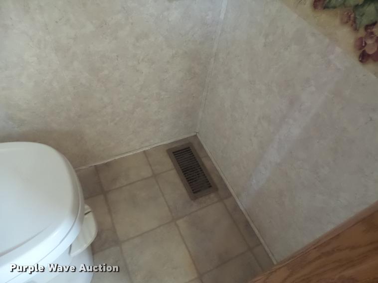 image for item DB5809 2003 Montana camper