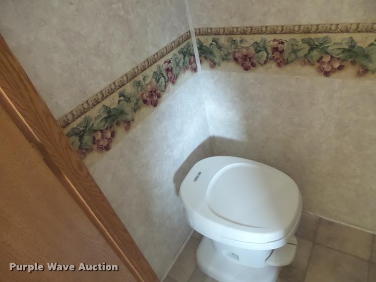 image for item DB5809 2003 Montana camper