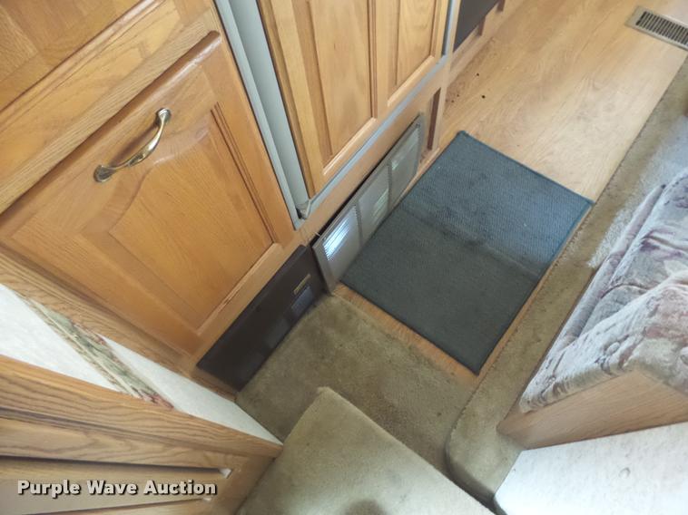 image for item DB5809 2003 Montana camper