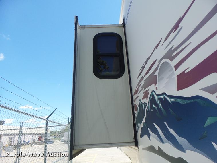 image for item DB5809 2003 Montana camper